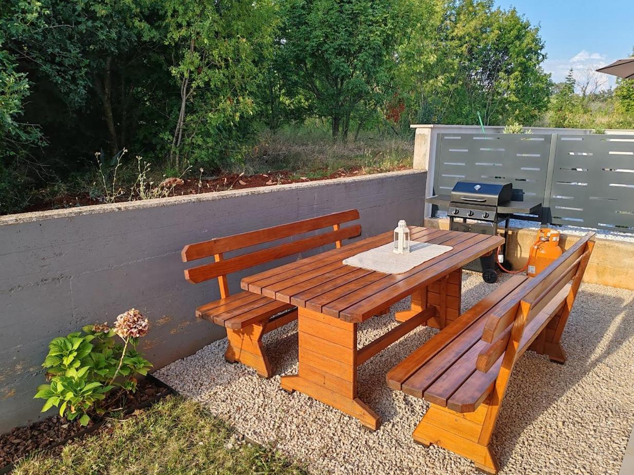 Apartments Oleander Lovrecica-Residence With Pool Esterno foto