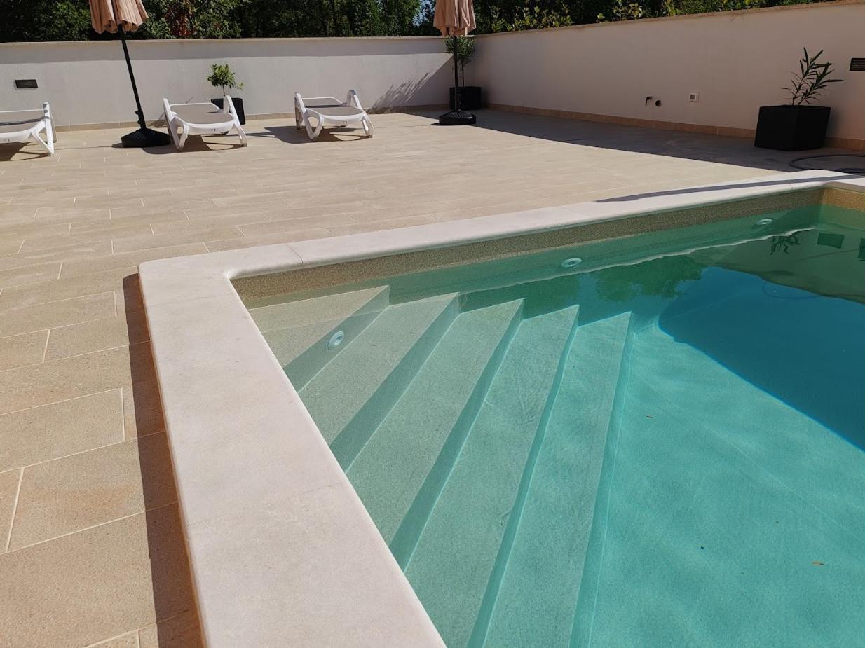 Apartments Oleander Lovrecica-Residence With Pool Esterno foto