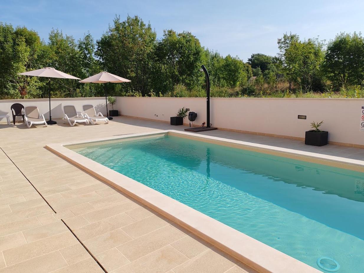Apartments Oleander Lovrecica-Residence With Pool Esterno foto