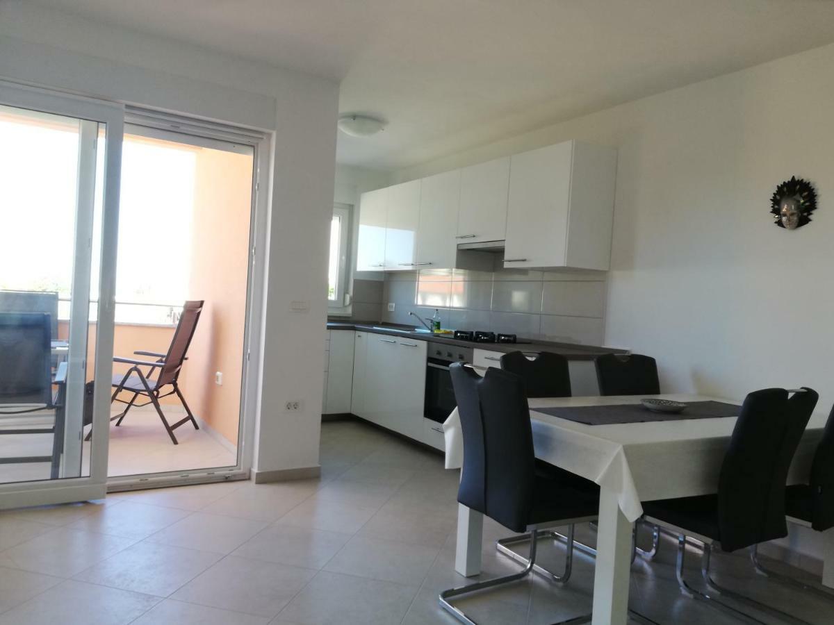 Apartments Oleander Lovrecica-Residence With Pool Esterno foto