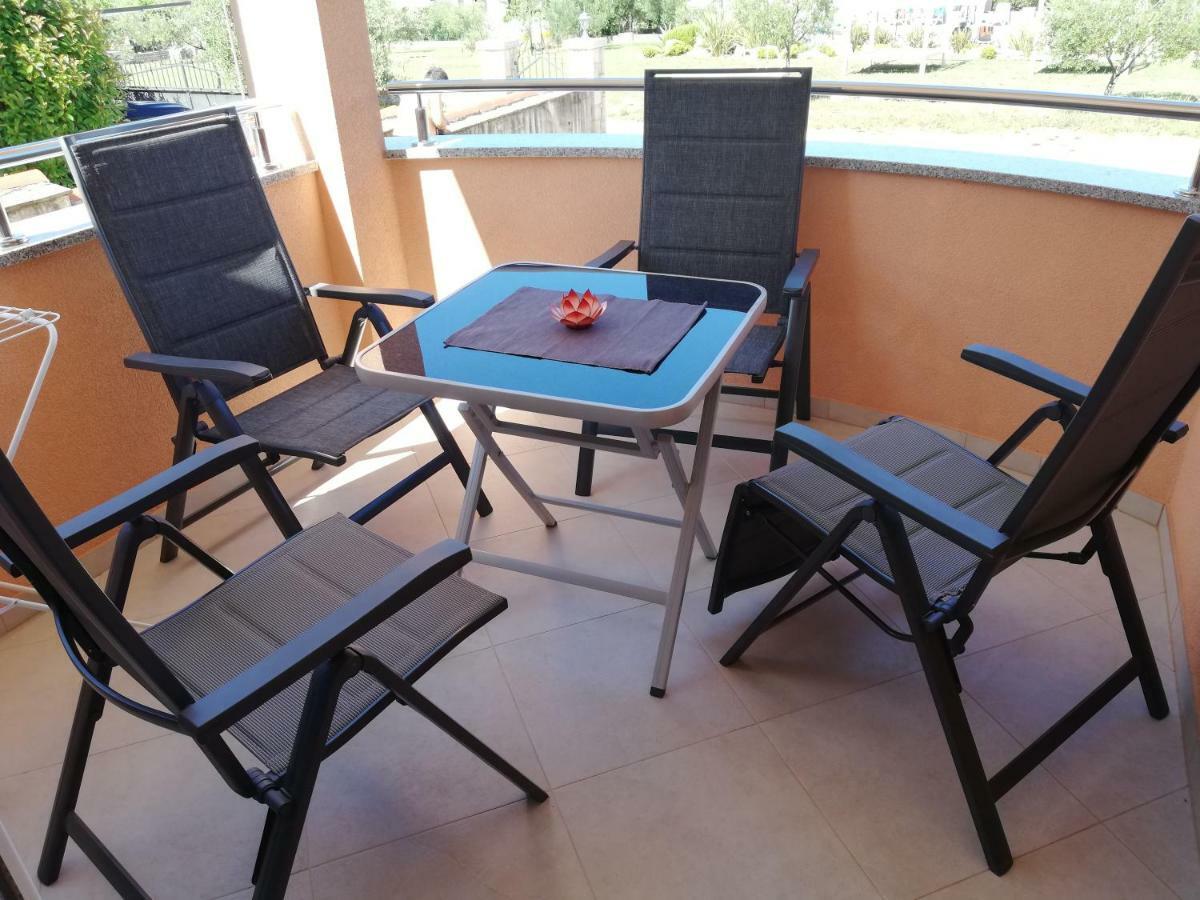 Apartments Oleander Lovrecica-Residence With Pool Esterno foto
